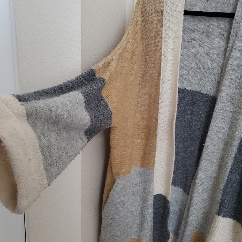 Y2K Colorblock Cardigan - Picture 2 of 13